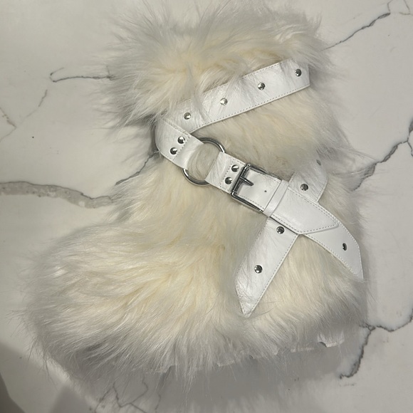 Club Exx LOW WILD INSTINCTS FAUX FUR BOOTS WHITE